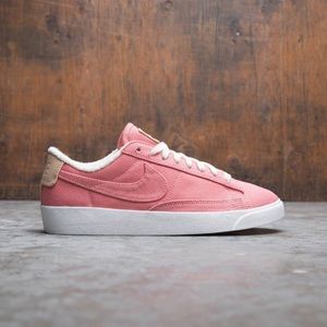 Nike Blazer Low LX. Color: Red Stardust. Size 8